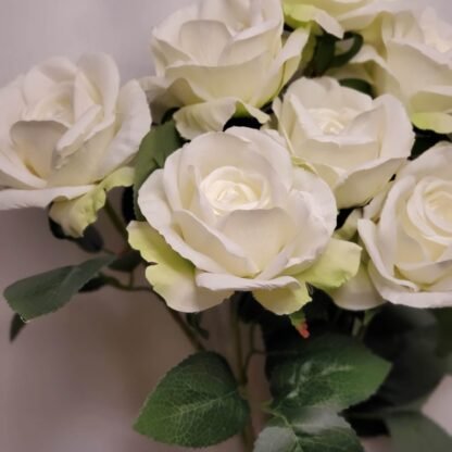 7 Head White Rose Bunch 1