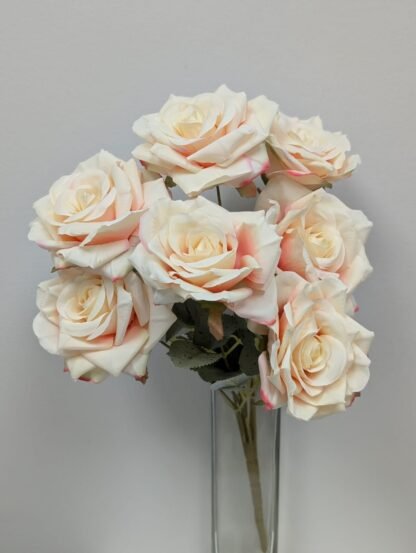 7 Head Pink Edge Diamond Rose Bunch